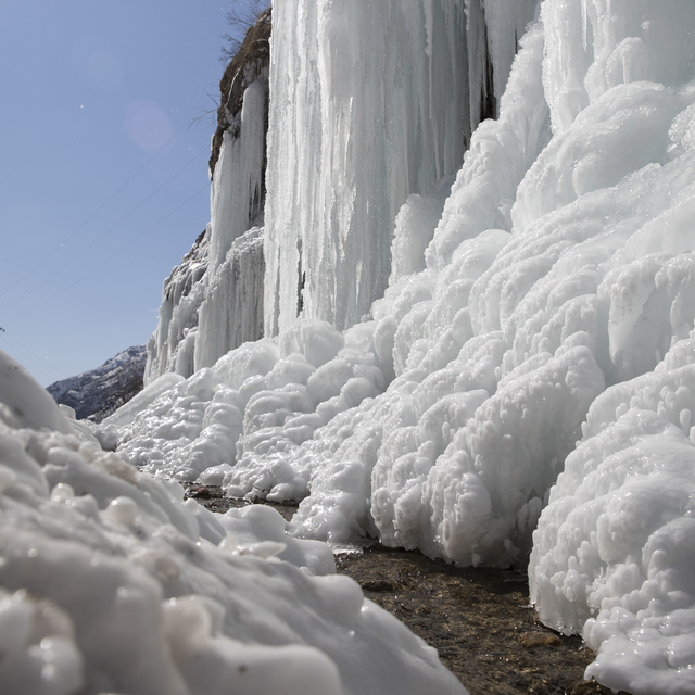 Buz tutan "Ağlayan Kayalar" fotoğraf tutkunlarını ve doğaseverleri ağırlıyo...