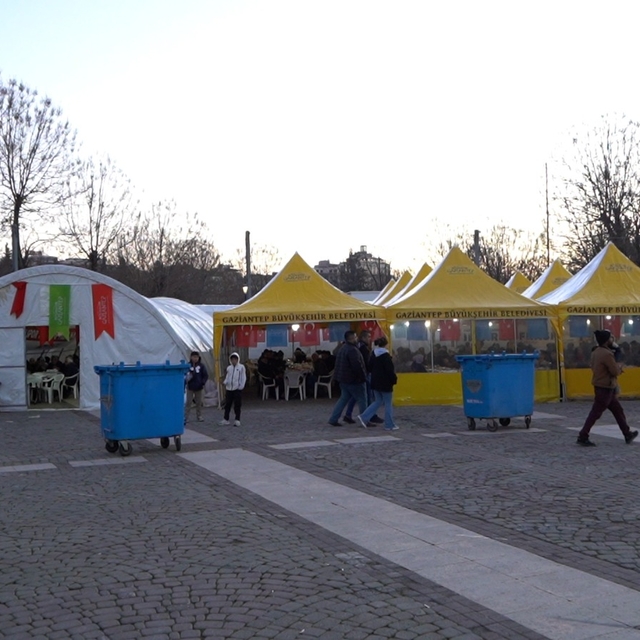 Gaziantep'te iftar çadırları hizmet vermeye başladı