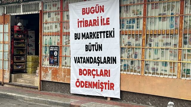 Hatay'da gizli hayırsever mahallelinin markete borcunu ödedi