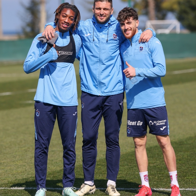 Trabzonspor, Konyaspor maçı hazırlıklarını tamamlayarak Konya'ya gitti