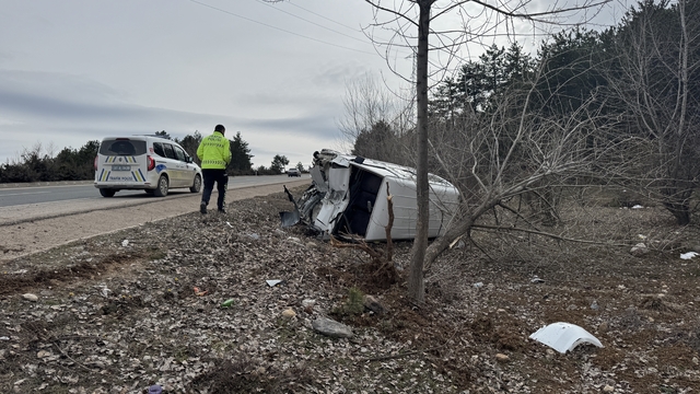 Kastamonu'da devrilen minibüsteki 3 kişi yaralandı