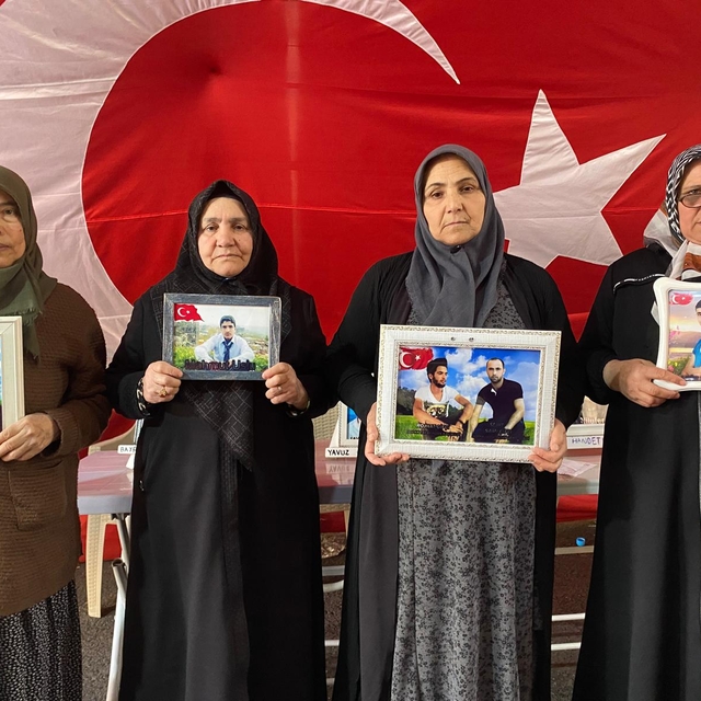 Diyarbakır anneleri ramazanda da evlat nöbetini sürdürüyor