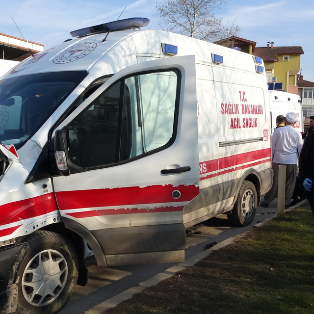 Yüksekten düşen, hastaneye kaldırılırken kaza geçiren hamile kadın 1 gün so...