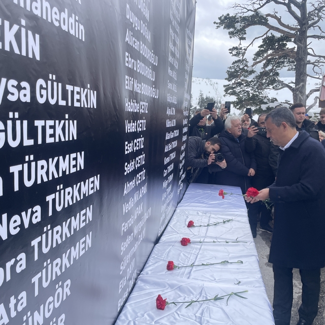 CHP Genel Başkanı Özel, Kartalkaya'daki yangında hayatını kaybedenleri anma...
