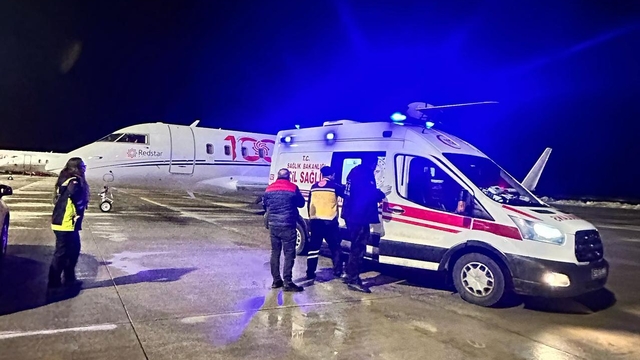 Rize'de MFS tedavisi gören çocuk ambulans uçakla Ankara'ya sevk edildi