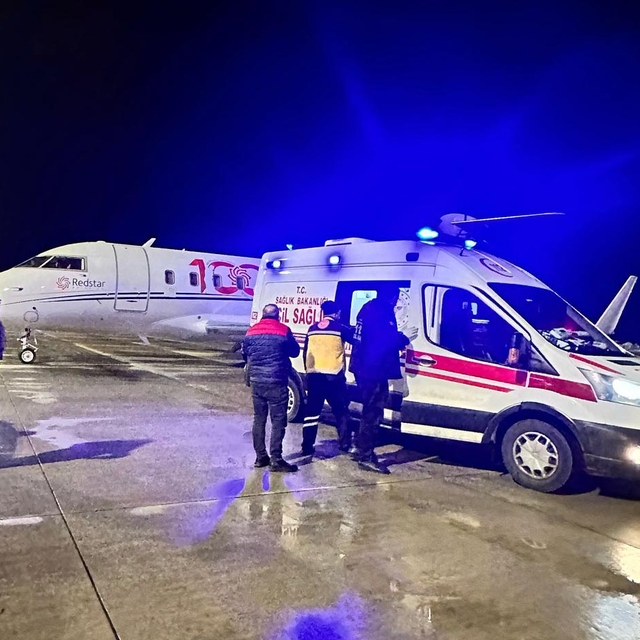 Rize'de MFS tedavisi gören çocuk ambulans uçakla Ankara'ya sevk edildi