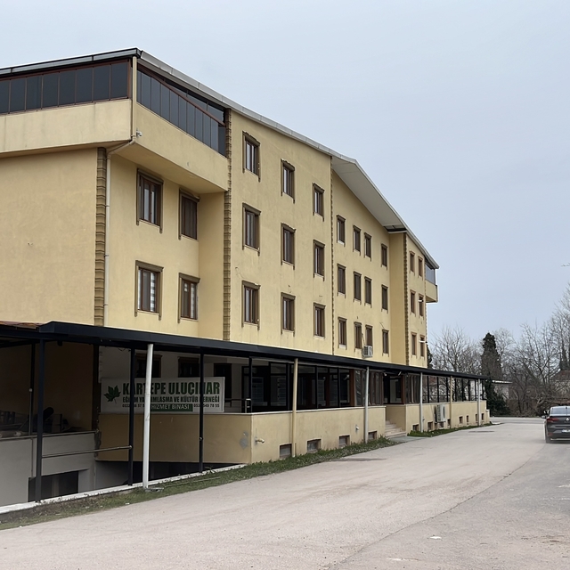 Yüksekten düşen, hastaneye kaldırılırken kaza geçiren hamile kadın 1 gün so...