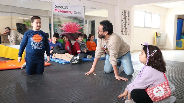 7 yaşına kadar konuşamayan otizmli Ayaz, özel eğitimle engelleri aştı