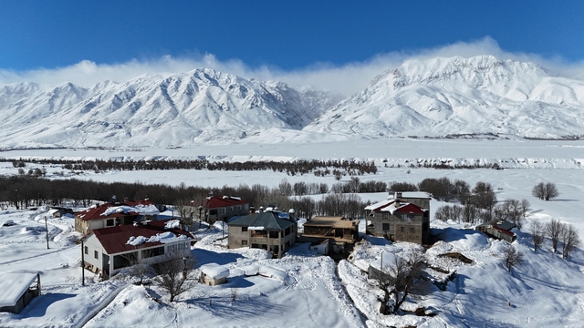 Ovacık'ta kar manzarası dronla görüntülendi