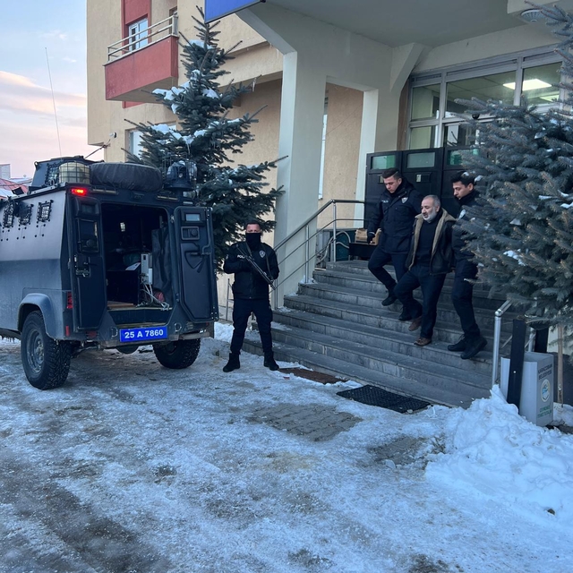 Erzurum'da 11 yıl önce eşini öldüren ve kırmızı bültenle aranan firari zanl...
