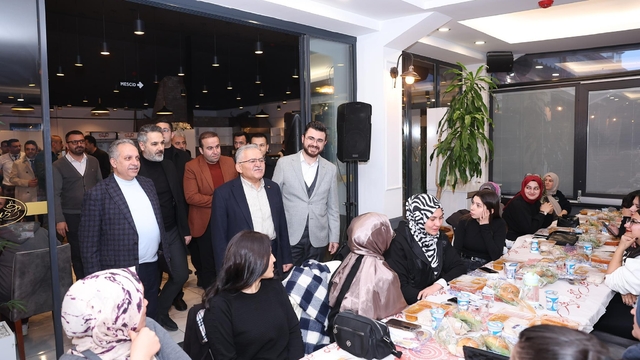 Başkan Büyükkılıç, Talas'ta vatandaşlarla buluştu