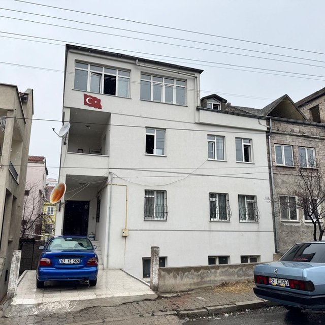 Kayseri'de mutfakta çıkan yangında dumandan etkilenen iki bebek hastaneye k...