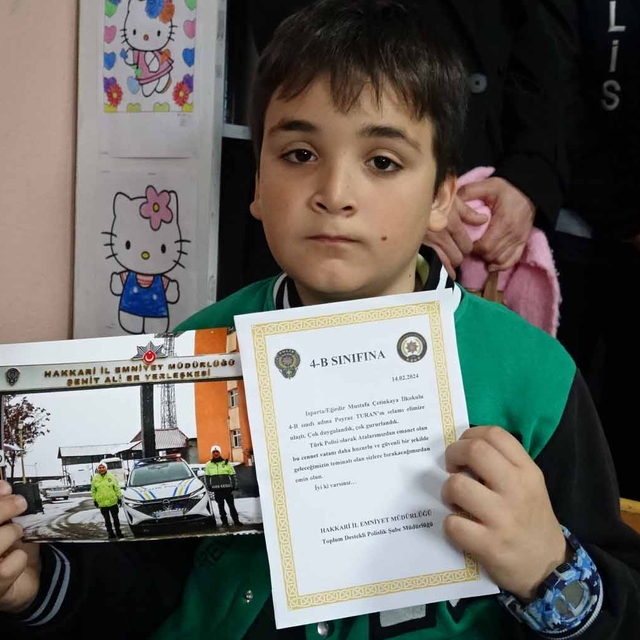 Poyraz'ın tebrik kartına Hakkari'den yanıt geldi