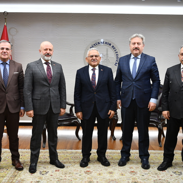 Başkan Büyükkılıç, 4 ilçe belediye başkanıyla istişare toplantısı yaptı