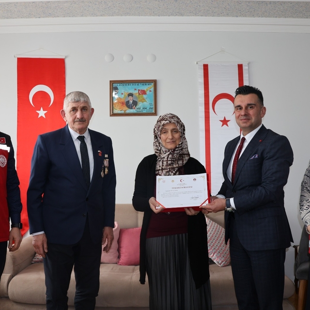 Erzurum'da evliliklerinde 50 yılı geride bırakan çiftler onurlandırıldı