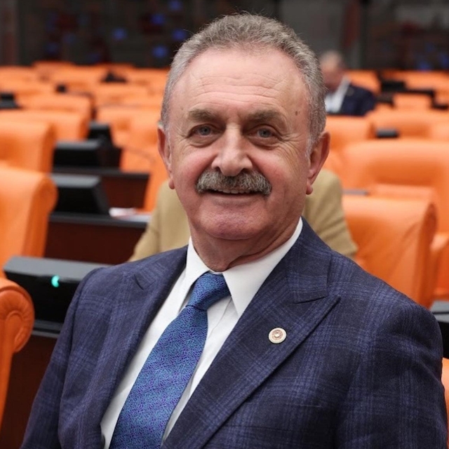 CHP Milletvekili Çiler'in içerisinde bulunduğu otomobil, Kocaeli'de kazaya...