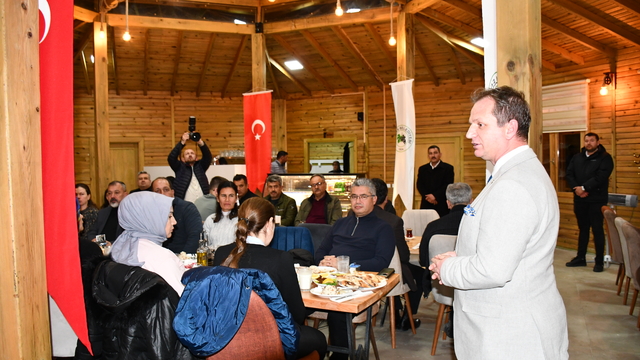 Gülnar Belediye Başkanı Önge, meclis üyeleriyle iftarda buluştu