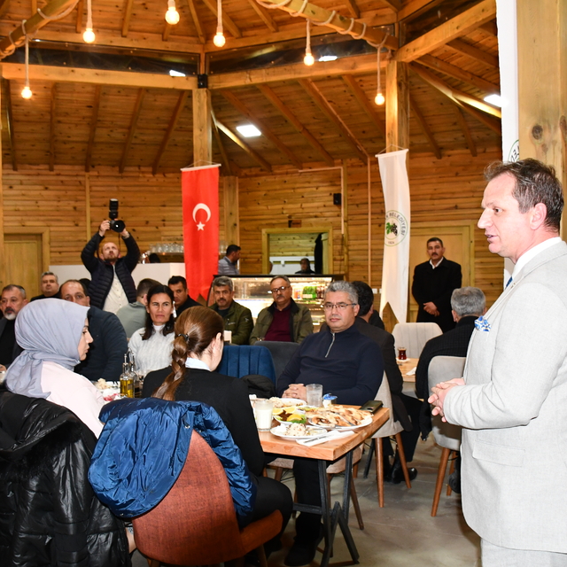 Gülnar Belediye Başkanı Önge, meclis üyeleriyle iftarda buluştu