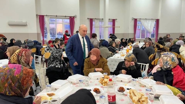 Yeniçağa'da mahalle sakinleri iftar sofralarında buluşuyor