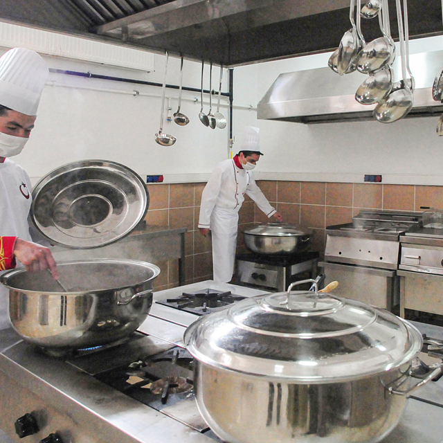 Erzurum'da üniversite öğrencilerine ücretsiz iftar veriliyor