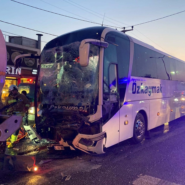 4 araç zincirleme kazaya karıştı: 1 ölü, 7 yaralı