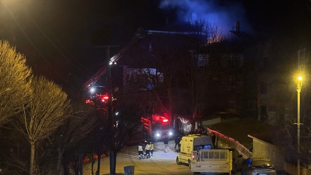 Karabük'te çatı yangını söndürüldü