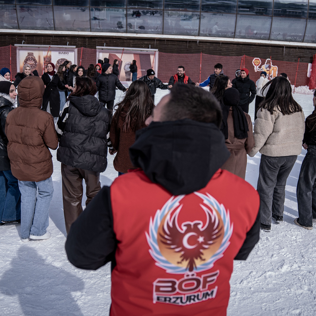 Erzurum polisi, gençleri tarih, kültür ve sporla buluşturuyor