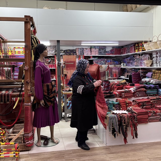 Karadeniz'in yöresel "Keşan bezi" kına gecelerinde kadınların tercihleri ar...