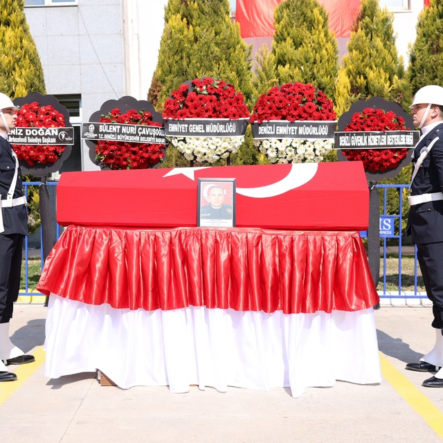 Denizli'de hayatını kaybeden emniyet müdür yardımcısının cenazesi memleketi...