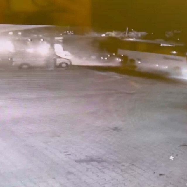 4 araç zincirleme kazaya karıştı: 1 ölü, 7 yaralı (2)