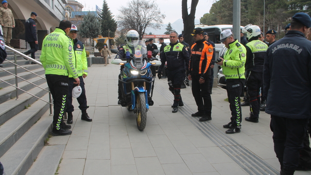 Amasya'da motosiklet kullanıcılarına uygulamalı farkındalık eğitimi verildi