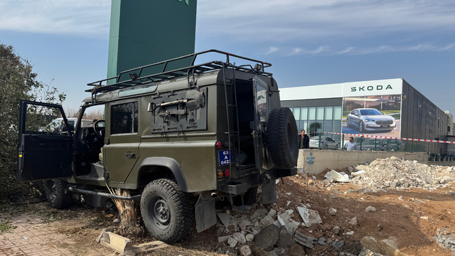 Şanlıurfa'da kaza yapan ekip aracındaki 6 polis yaralandı
