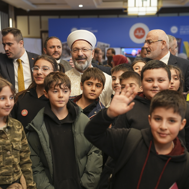 Diyanet İşleri Başkanı Erbaş "Külliye'de Ramazan" kapsamındaki atölyeleri z...