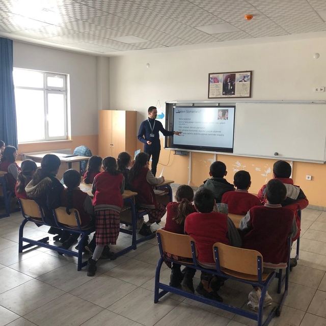 Bulanık'ta öğrencilere obezite hakkında seminer verildi