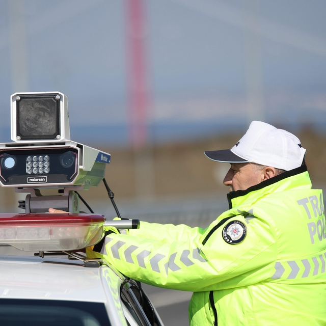 Çanakkale'de hız ihlalleri yapay zeka destekli cihazla tespit ediliyor