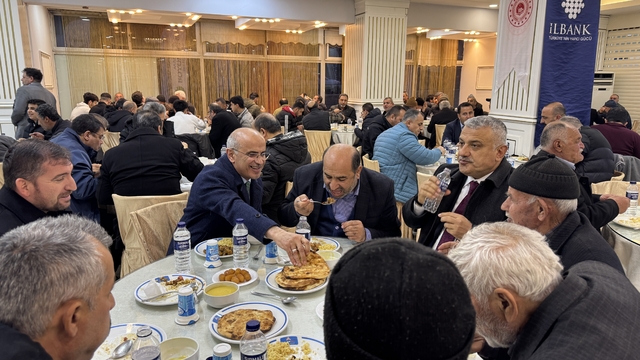 Malatya'da 4 noktada 4 bin kişiye iftar veriliyor