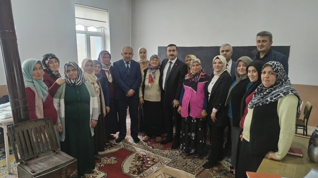 İhsangazi Kaymakamı Şahin, Köy Yaşam Merkezini ziyaret etti