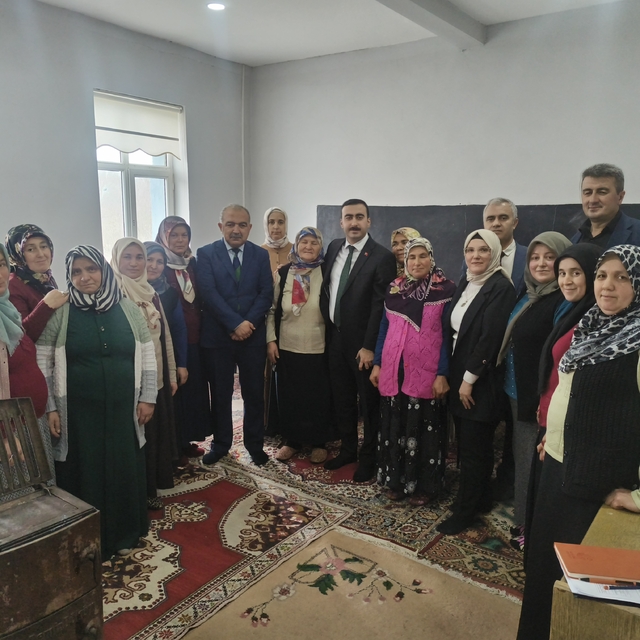 İhsangazi Kaymakamı Şahin, Köy Yaşam Merkezini ziyaret etti