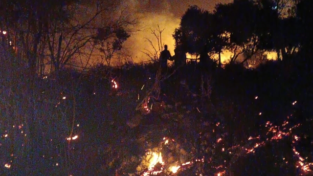 Hatay'da bahçede çıkan yangın söndürüldü