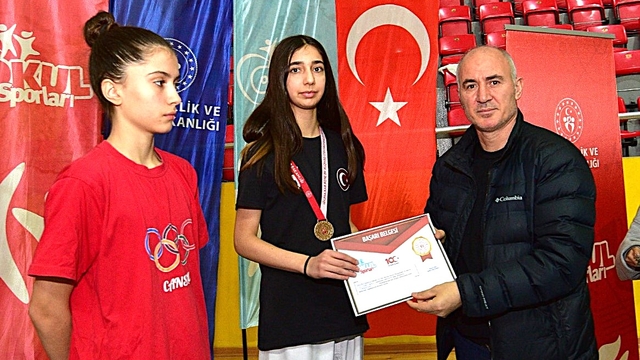 Okul Sporları Gençler Tekvando Grup Müsabakaları Osmaniye'de tamamlandı