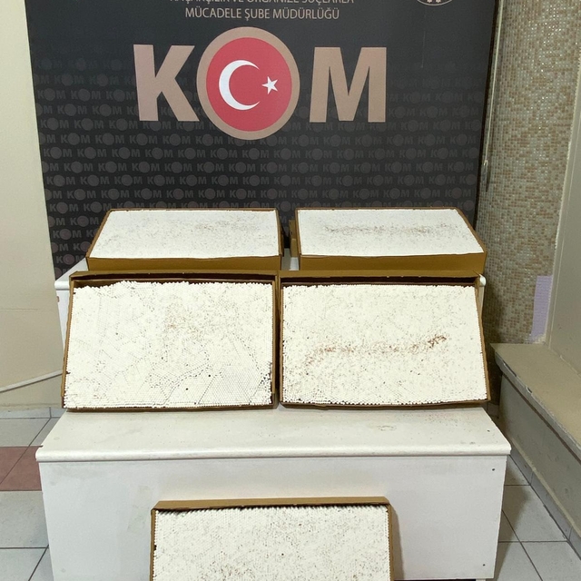 Kırıkkale'de 28 bin 500 dolu makaron ele geçirildi