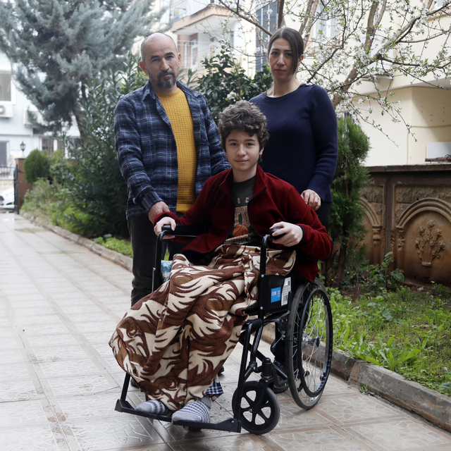 Balkondan düşen Metehan, iyileşip, okuluna ve arkadaşlarına kavuşmak istiyo...