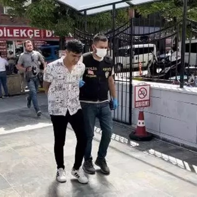 Üvey ağabeyini öldüren sanığa, haksız tahrik ve iyi hal indirimiyle 15 yıl...