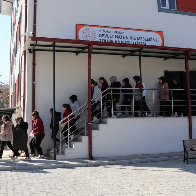 Kütahya'da okullarda deprem tatbikatı düzenlendi