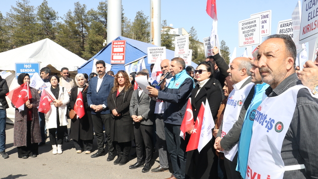 Diyarbakır'da işten çıkartılan belediye işçilerinin eyleminde 251'nci gün