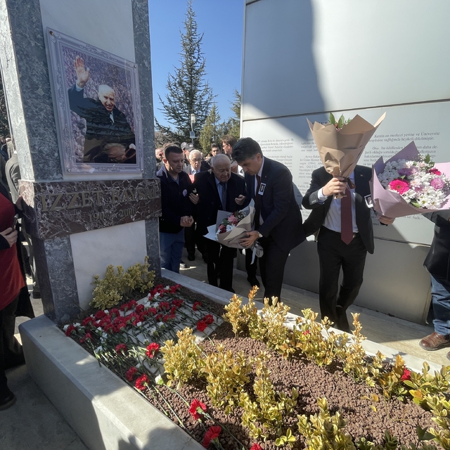 Bolulu hayırsever iş insanı İzzet Baysal, vefatının 25'inci yılında anıldı