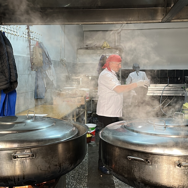 Çubuk'taki aşevinin kazanları 37 yıldır Ramazanda kaynıyor
