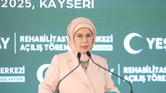 Emine Erdoğan: Çocuklarımızı bu 'dijital dadılar'ın elinden kurtaralım