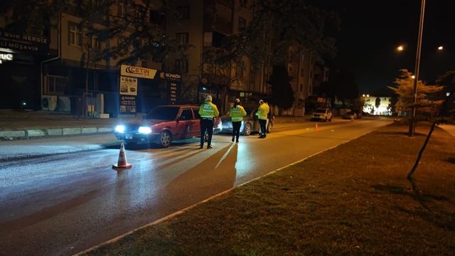 İnegöl'de polis ekipleri trafik uygulaması yaptı