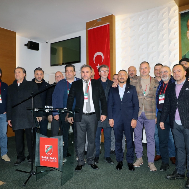 Karşıyaka'da istifalar sürüyor